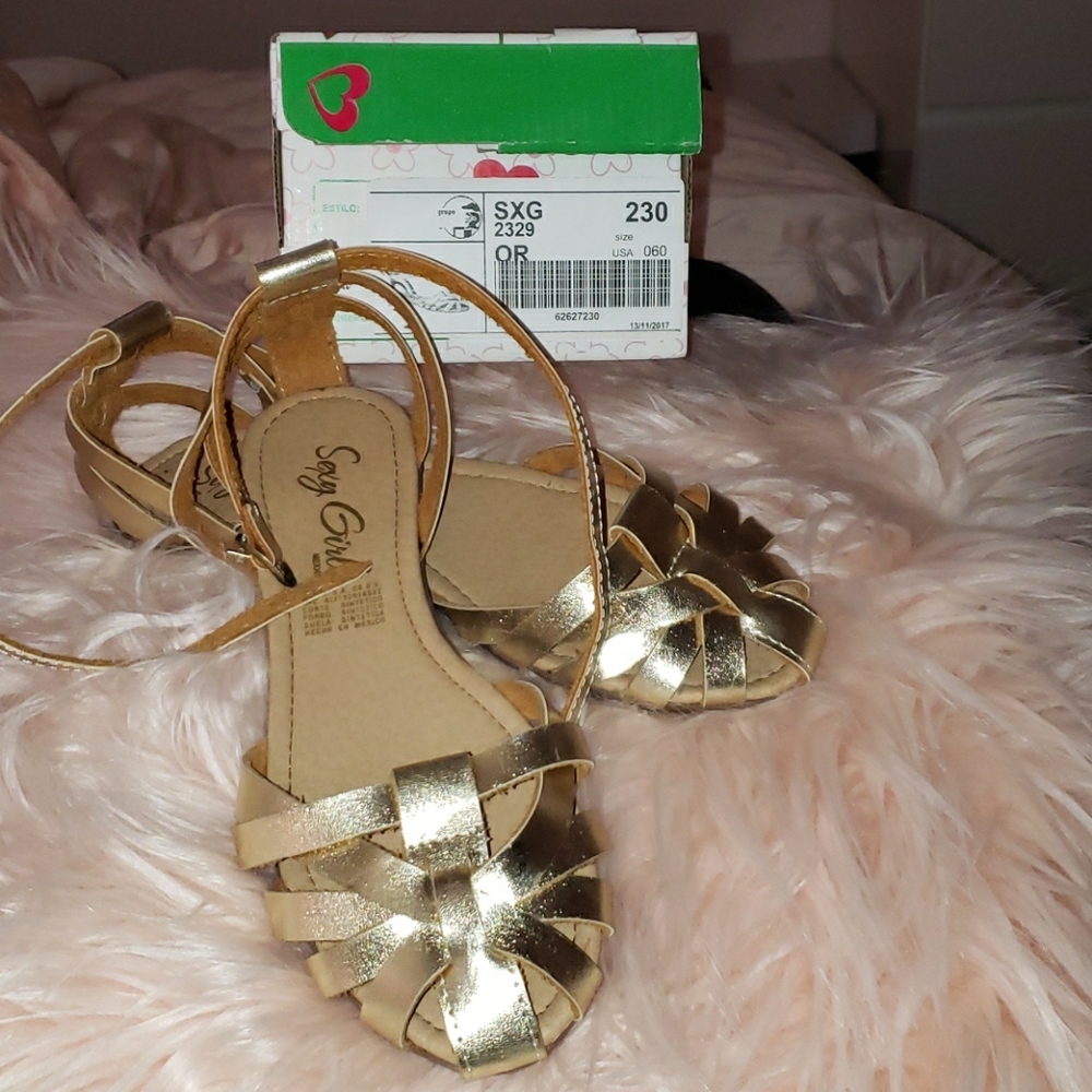 COPY - Sexy girl Mexican brand shoes size6